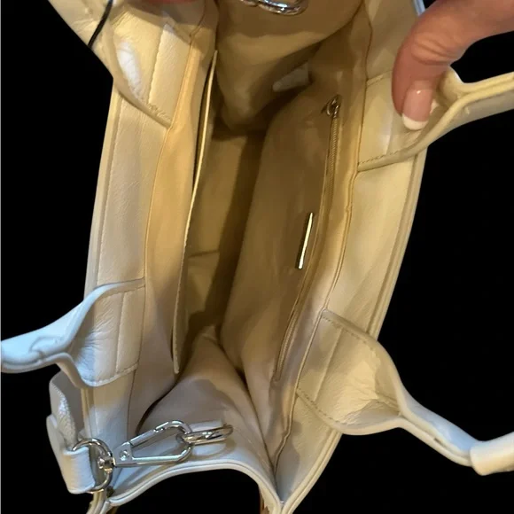 BCBG Designer Genuine leather Crossbody Handbag NWT - Picture 4 of 13